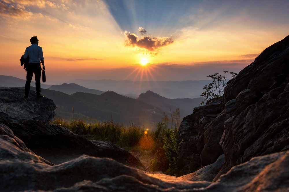 Mood of The Sales Leader – Mid-Year Reflections